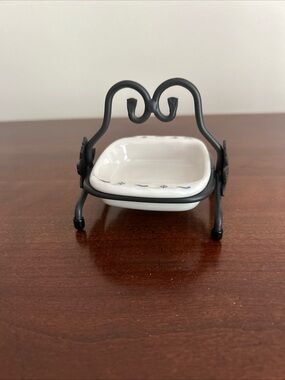 Longaberger wrought iron miniature baking dish pedestal with dish